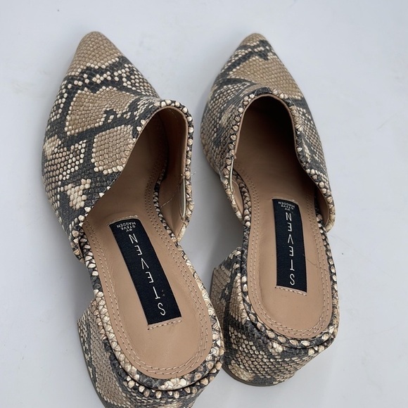 Steve Madden Follow Snake Print Pointed Toe Mules - Picture 2 of 9